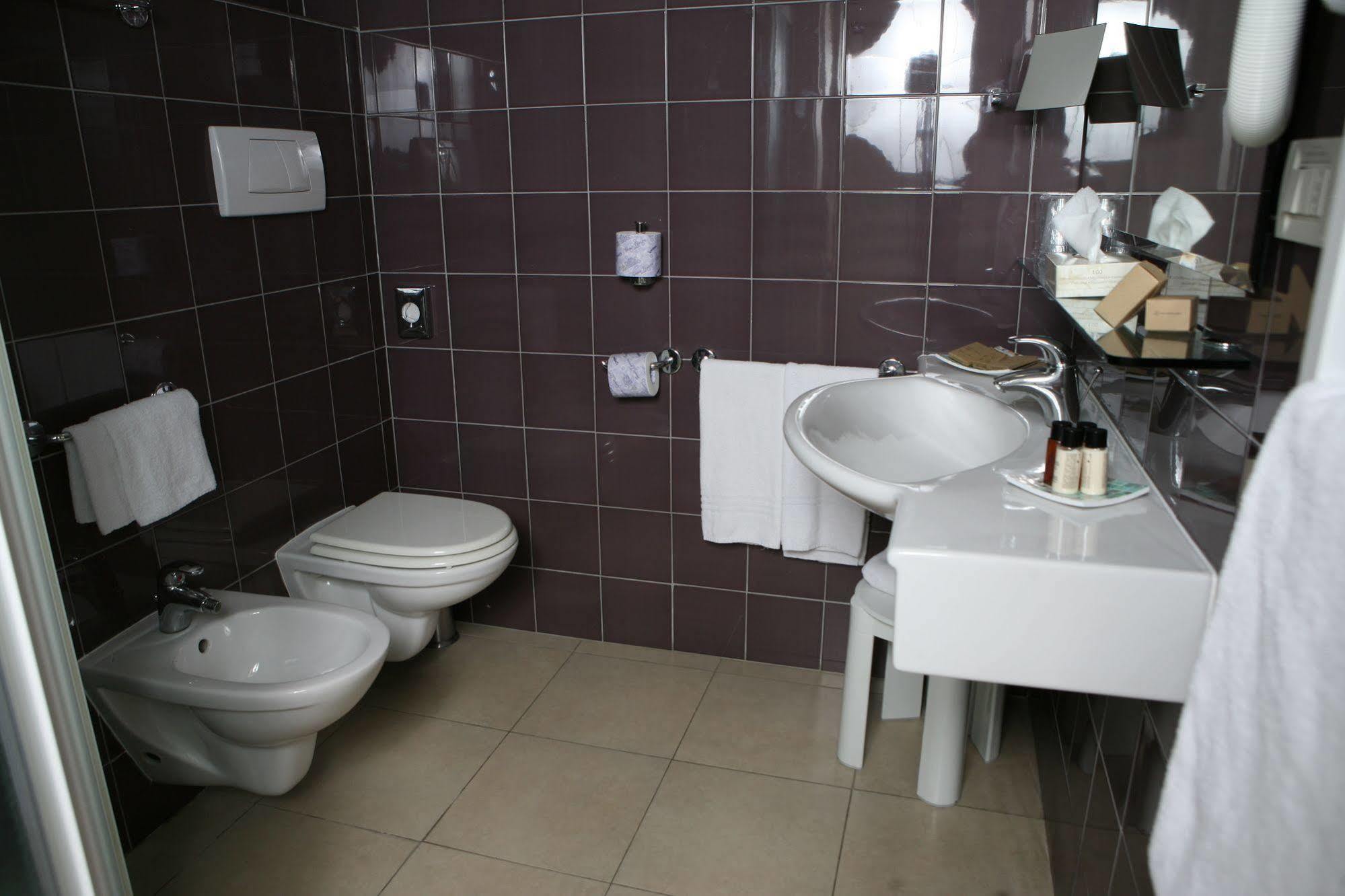 Hotel Michelangelo ميلانو ماريتيما المظهر الخارجي الصورة