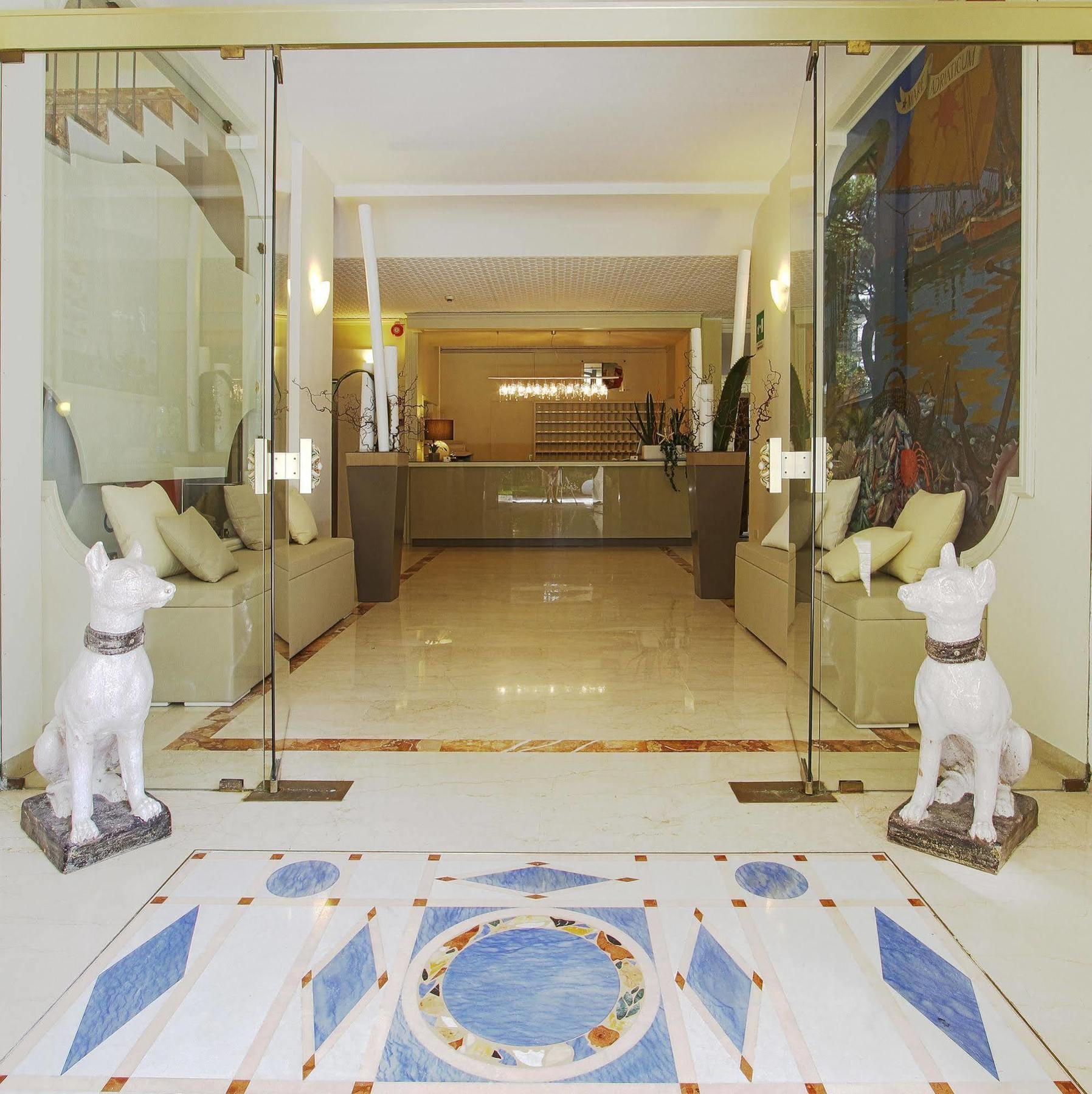 Hotel Michelangelo ميلانو ماريتيما المظهر الخارجي الصورة