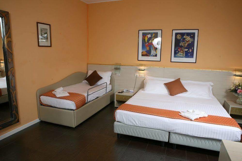 Hotel Michelangelo ميلانو ماريتيما المظهر الخارجي الصورة