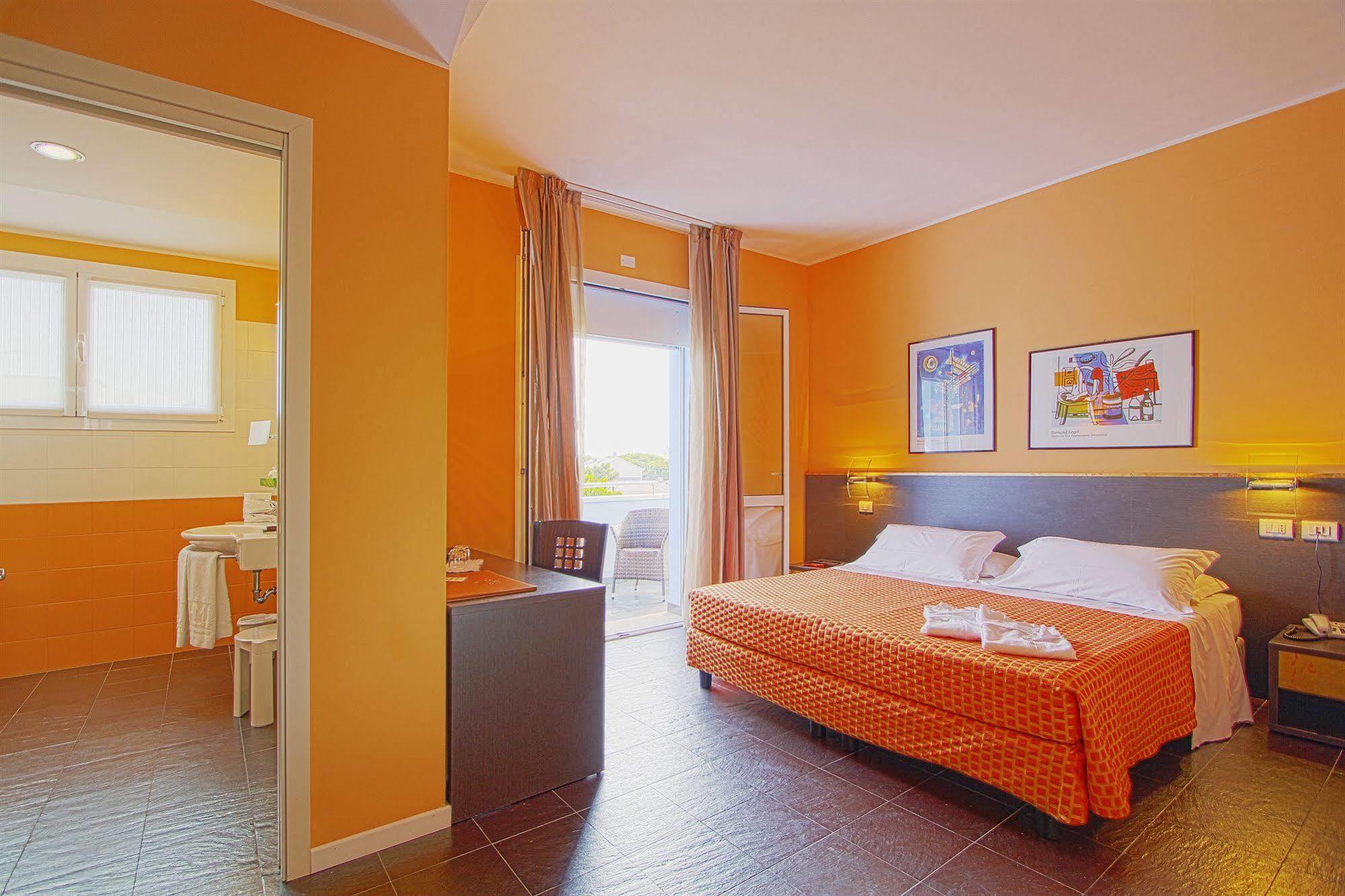 Hotel Michelangelo ميلانو ماريتيما المظهر الخارجي الصورة