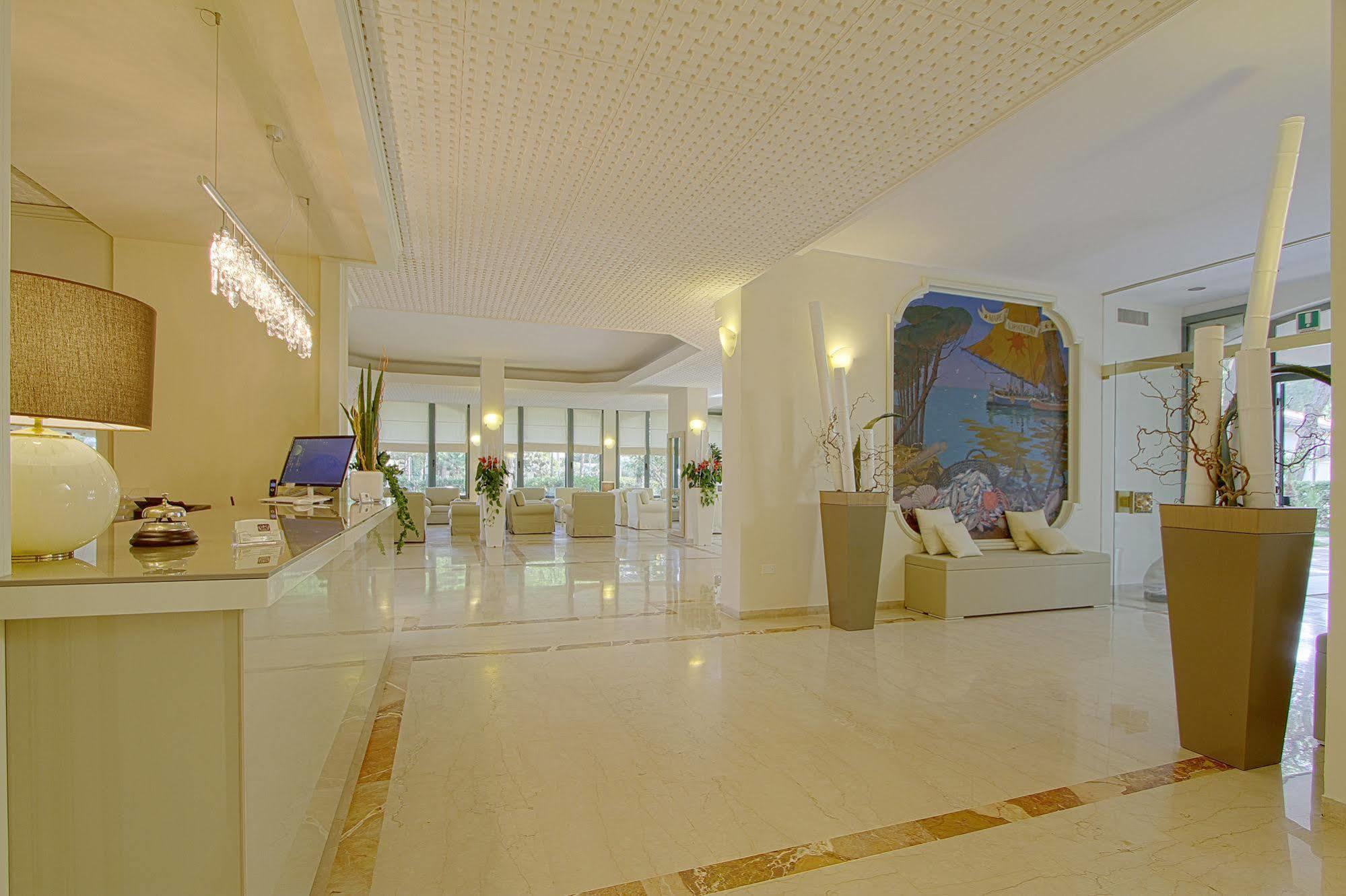 Hotel Michelangelo ميلانو ماريتيما المظهر الخارجي الصورة